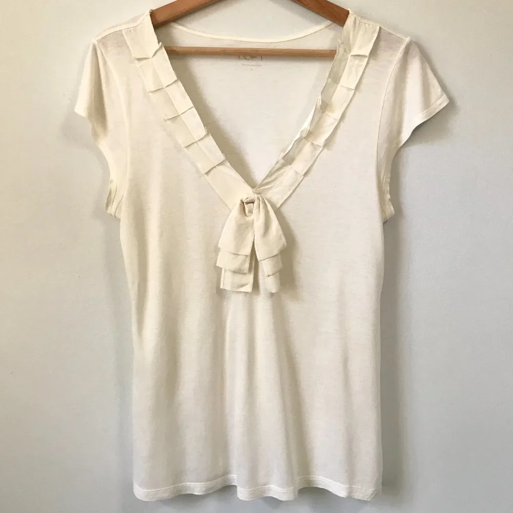 Ann Taylor LOFT Cream T-Shirt Blouse, Size M - Picture 10 of 10